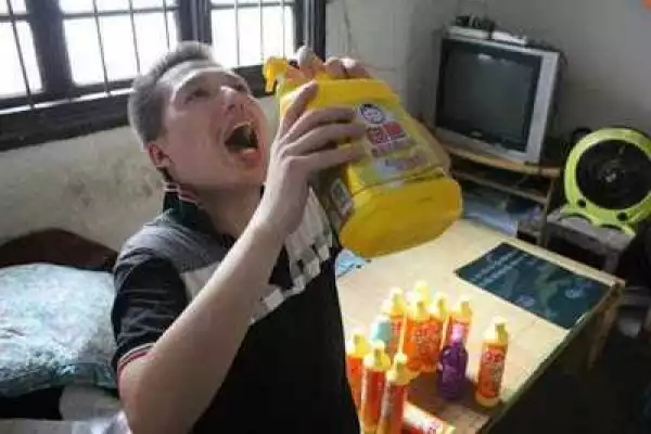 Photo: Meet The Man Who Is Addicted To Eating Liquid Detergents